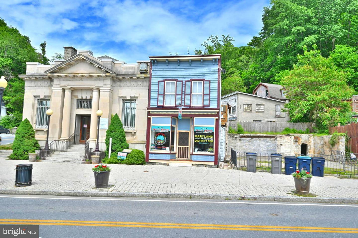 8 Main S Property Photo 1
