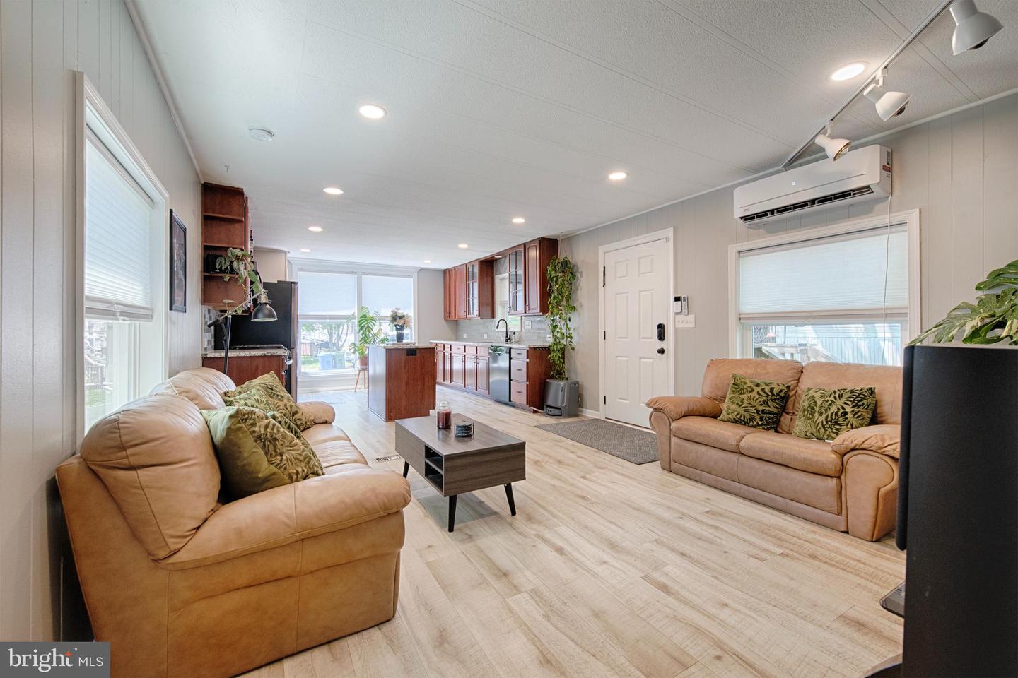 16 Shady Lane Property Photo 6