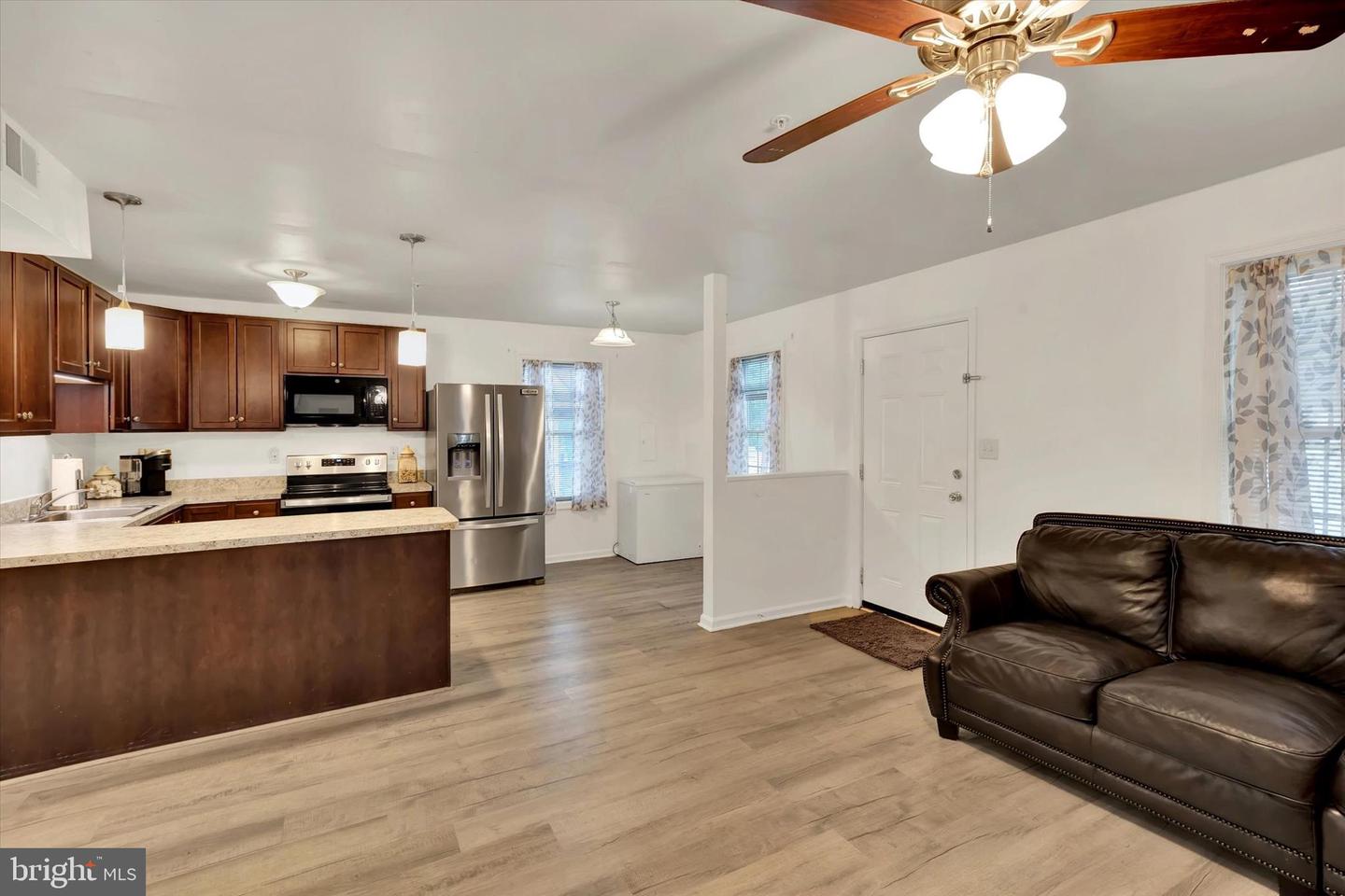 420 Charlestown Pl Property Photo 2