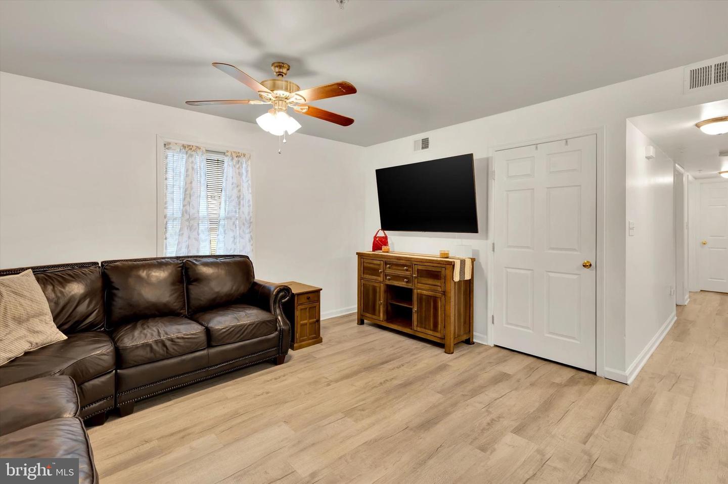420 Charlestown Pl Property Photo 7
