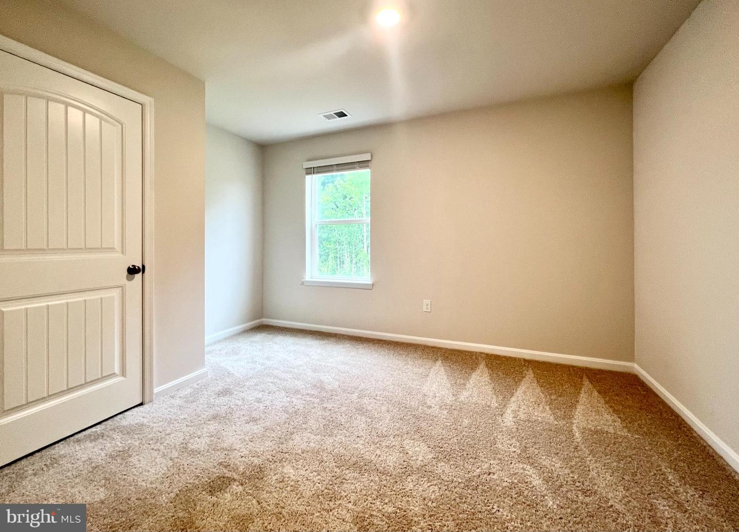 705 Queensbury Ct Property Photo 10