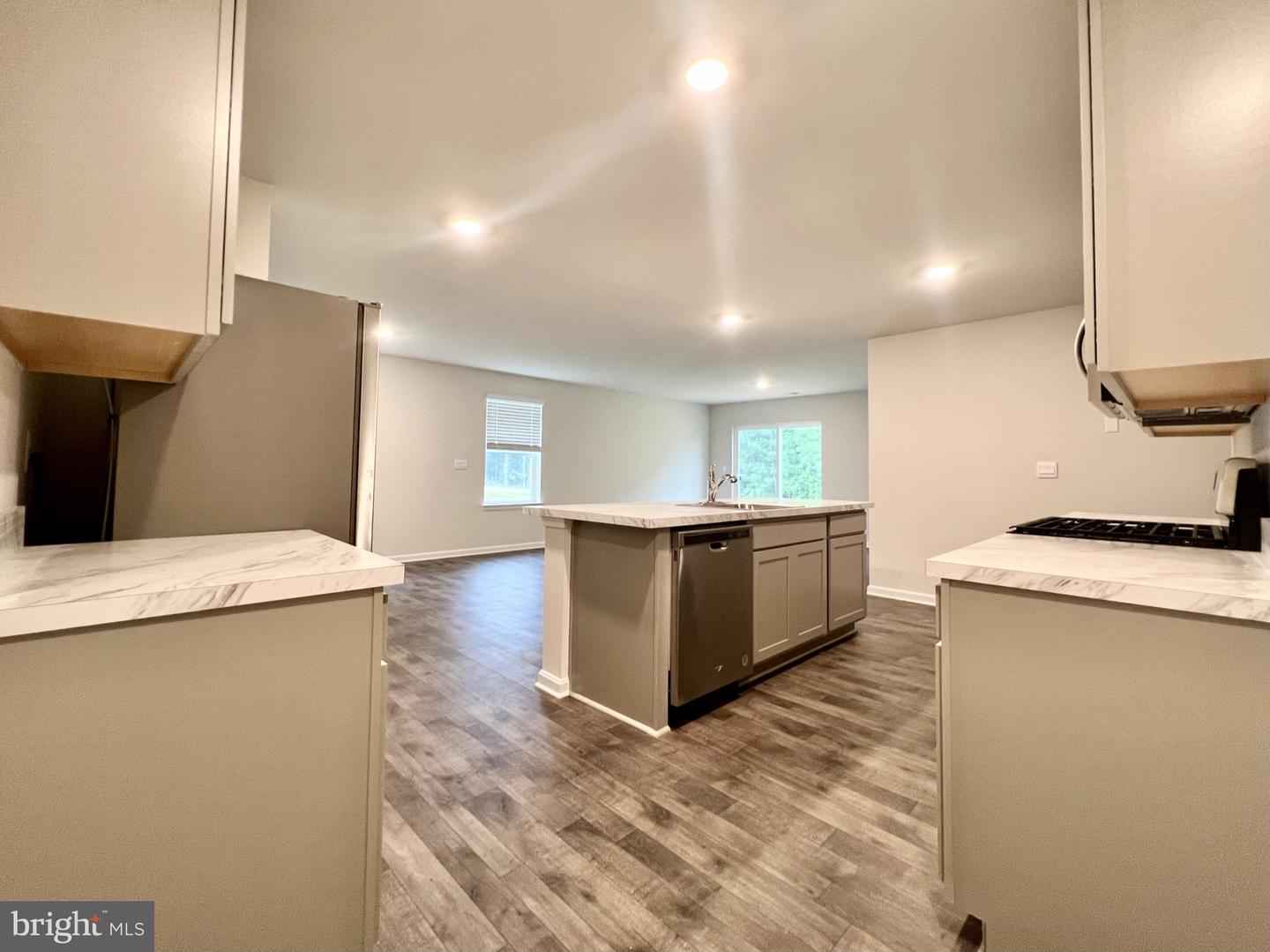 705 Queensbury Ct Property Photo 13