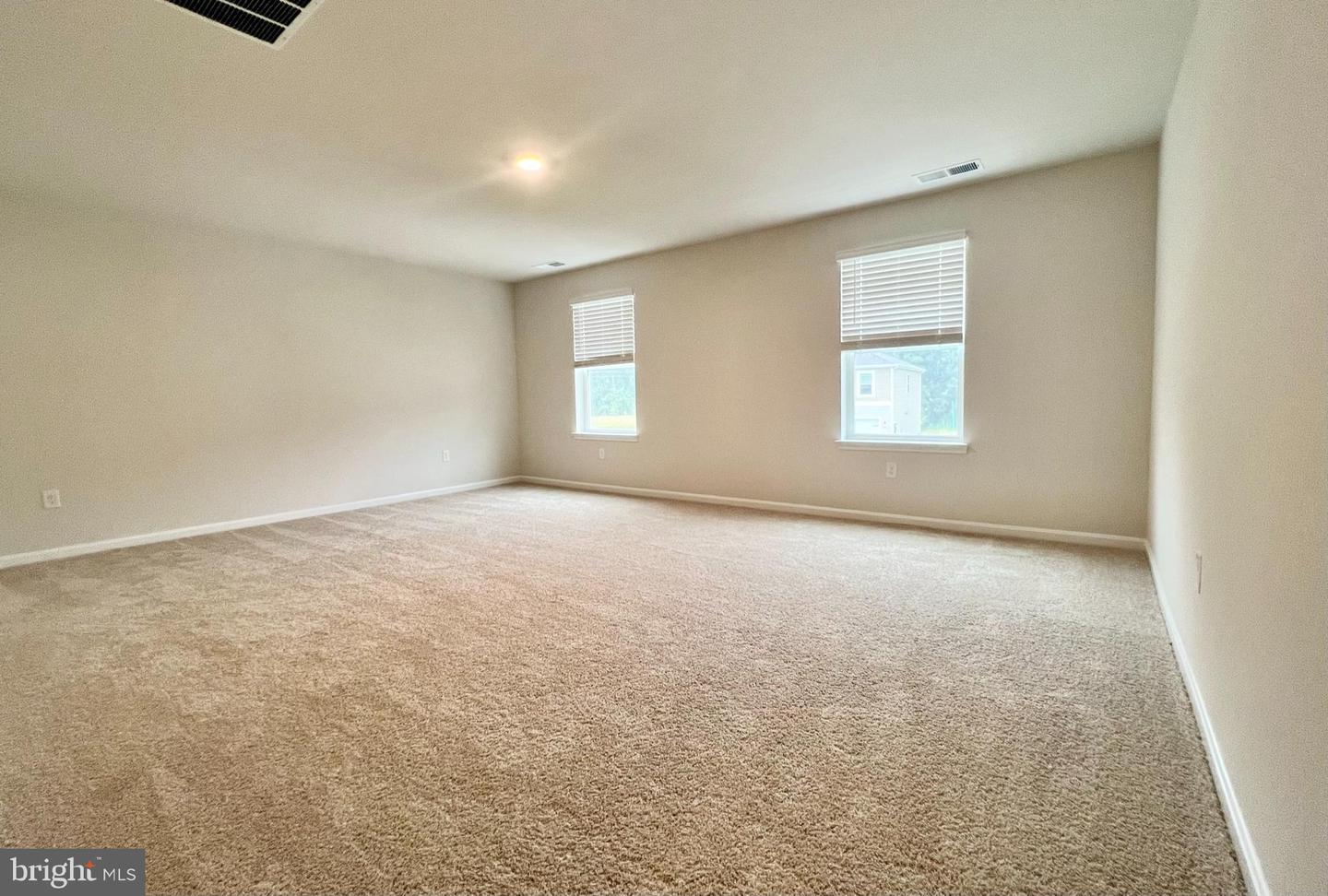 705 Queensbury Ct Property Photo 19