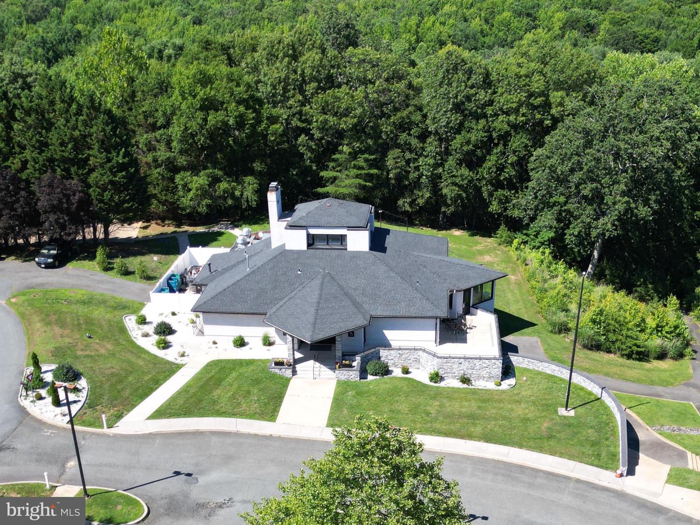 34 Guilford Property Photo 28