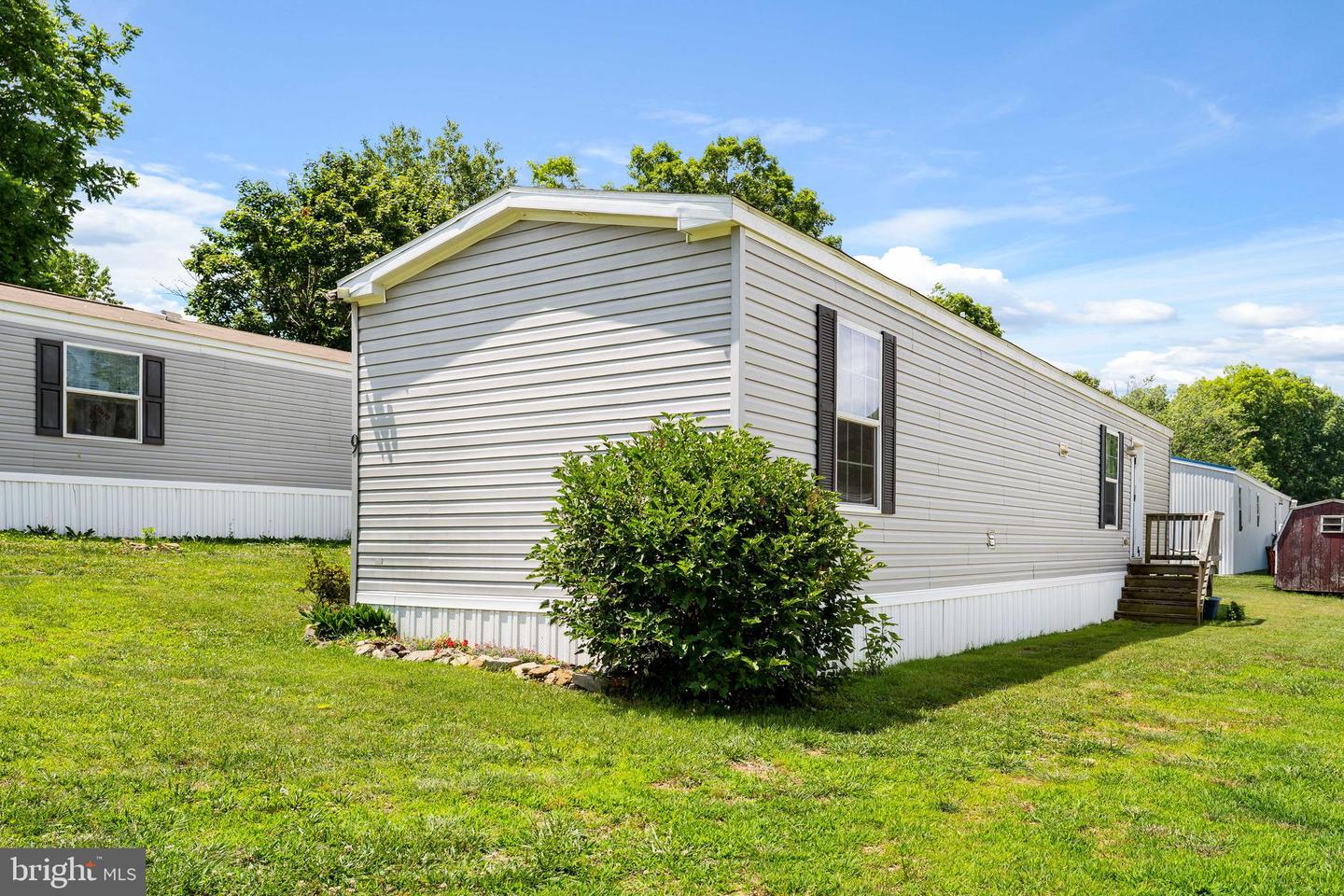 9 NORTHVIEW Property Photo 1