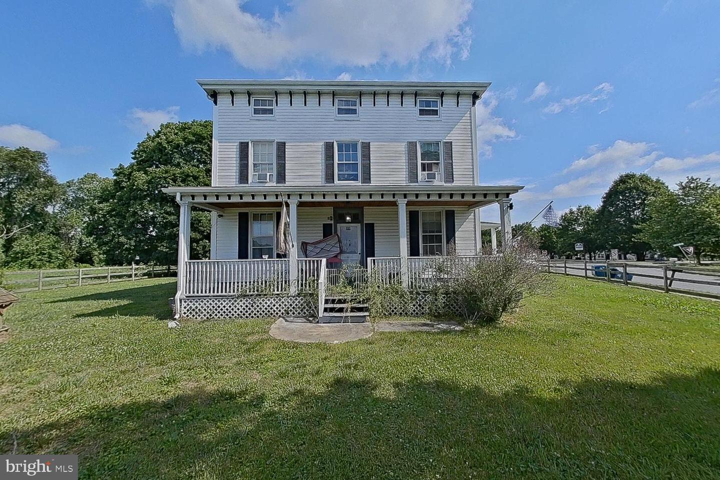 315 MAPLE HEIGHTS LN