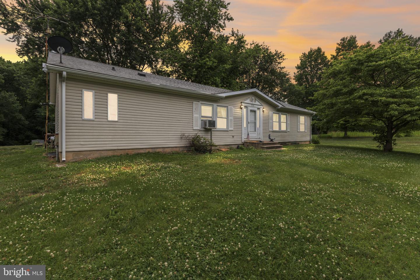 934 Frenchtown Rd Property Photo 4