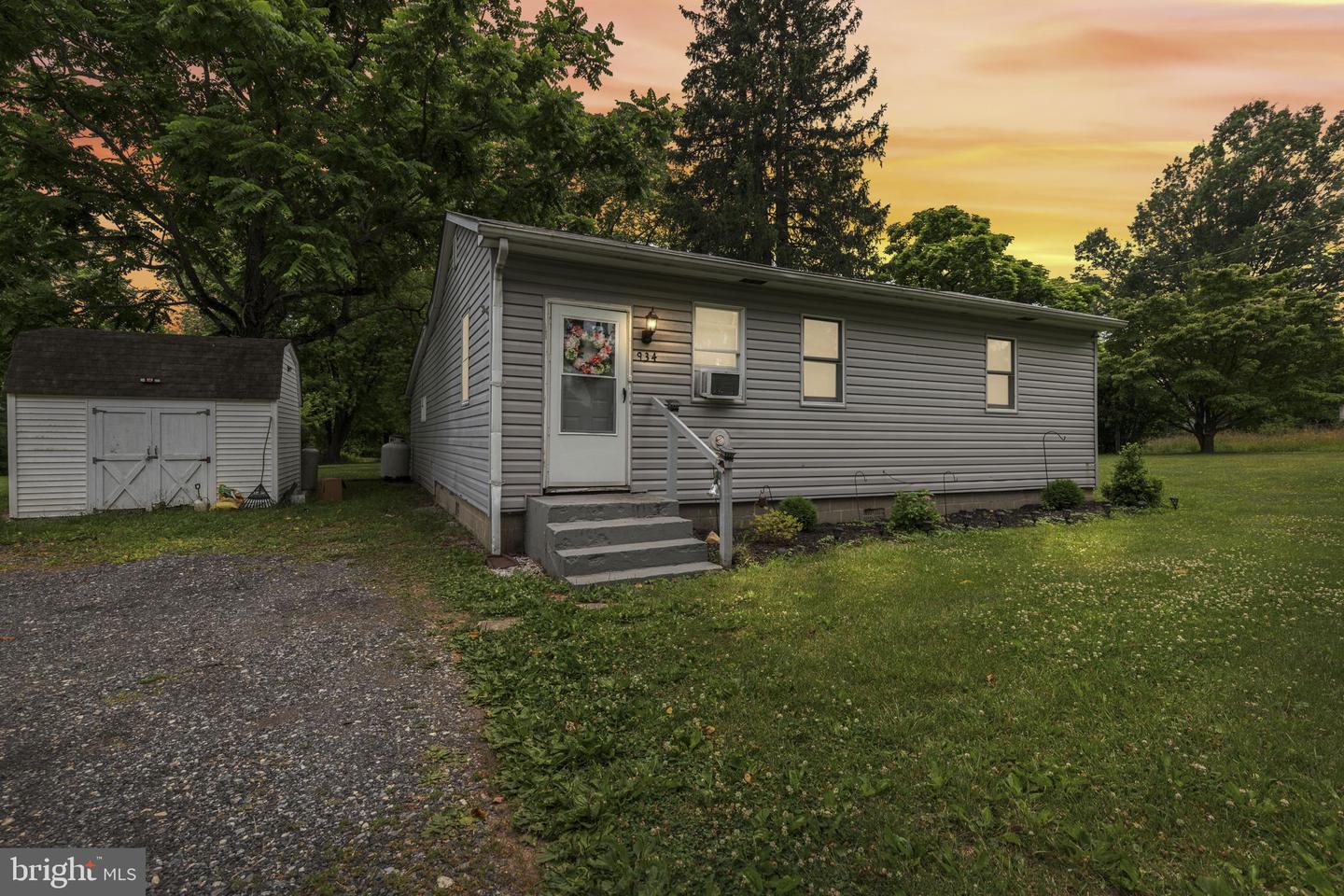 934 Frenchtown Rd Property Photo 5