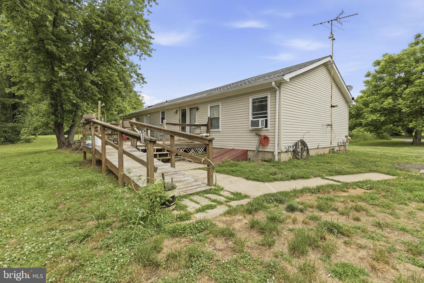 934 Frenchtown Rd Property Photo 32