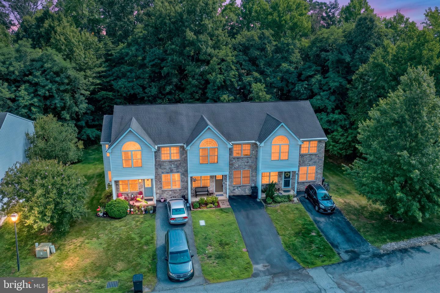 15 GUILFORD CT Property Photo 1