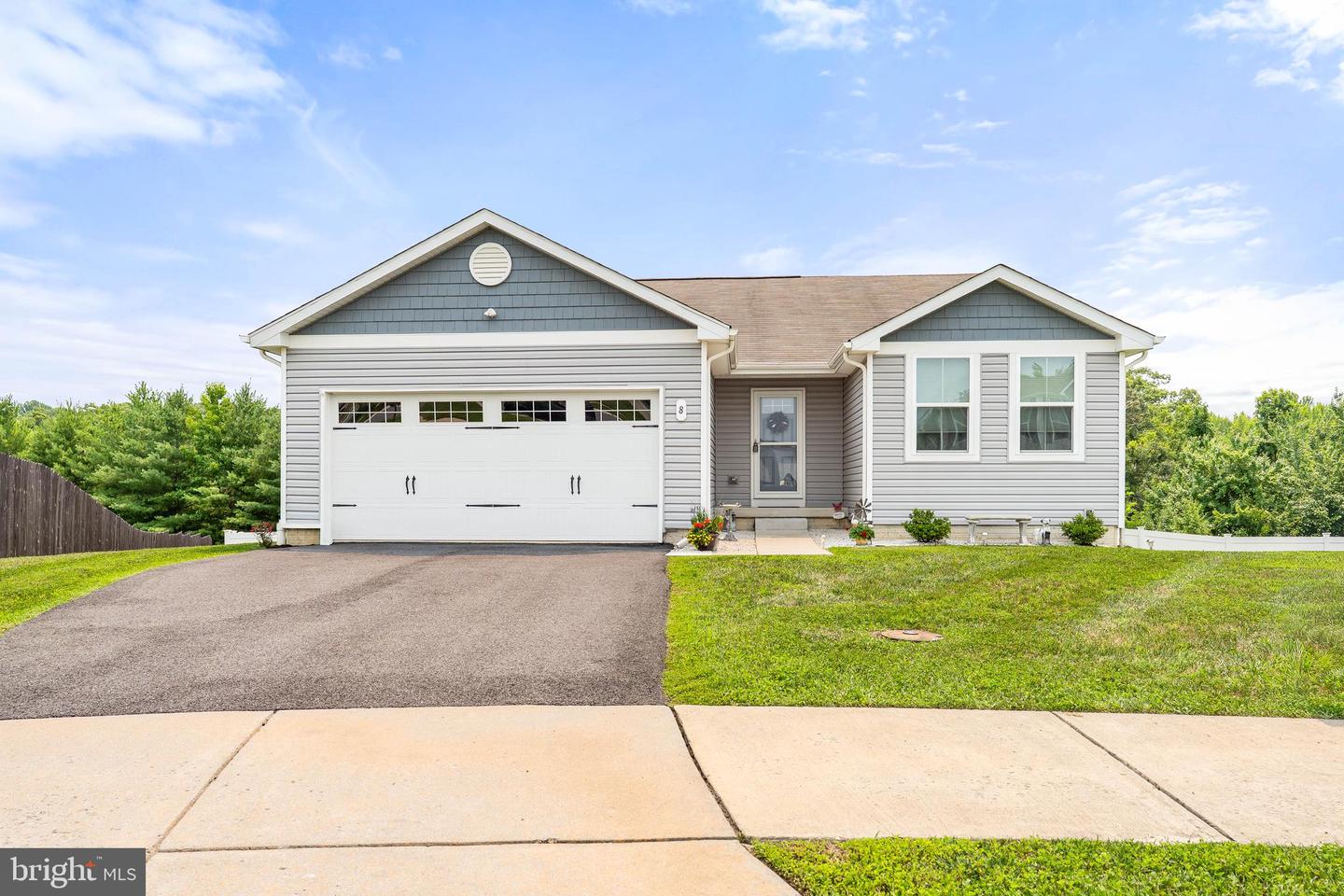 8 Crabapple Ct Property Photo 2