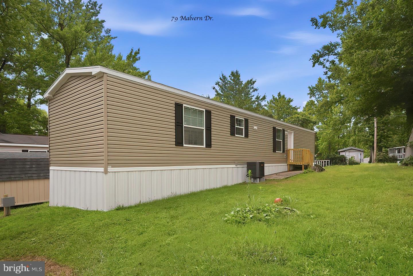 17 MALVERN DR Property Photo 1