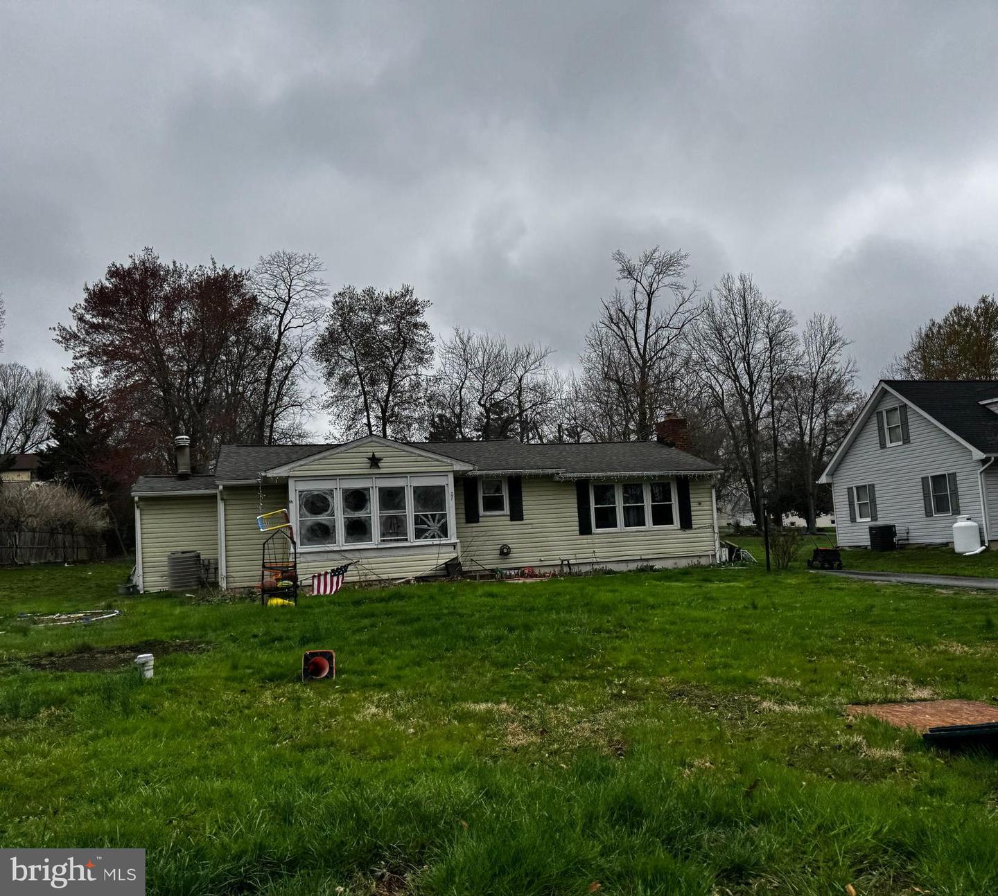 27 1st Ave Property Photo 1