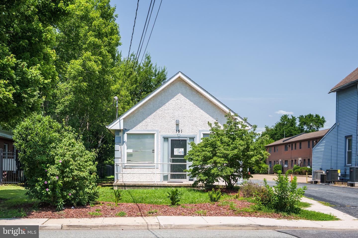 151 E High St Property Photo 1