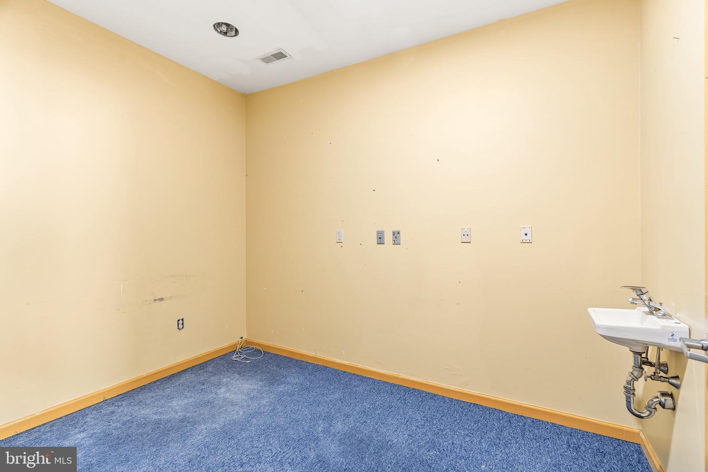 151 E High St Property Photo 6