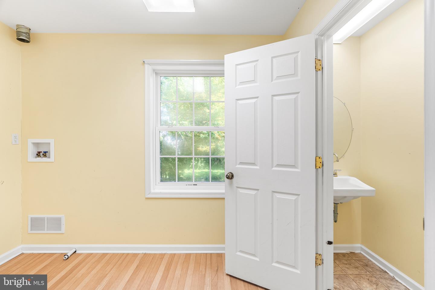 151 E High St Property Photo 33