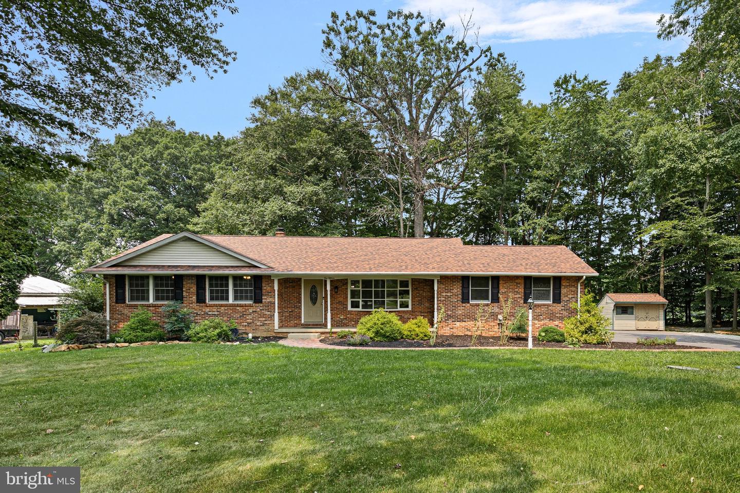 215 CALVERT RD