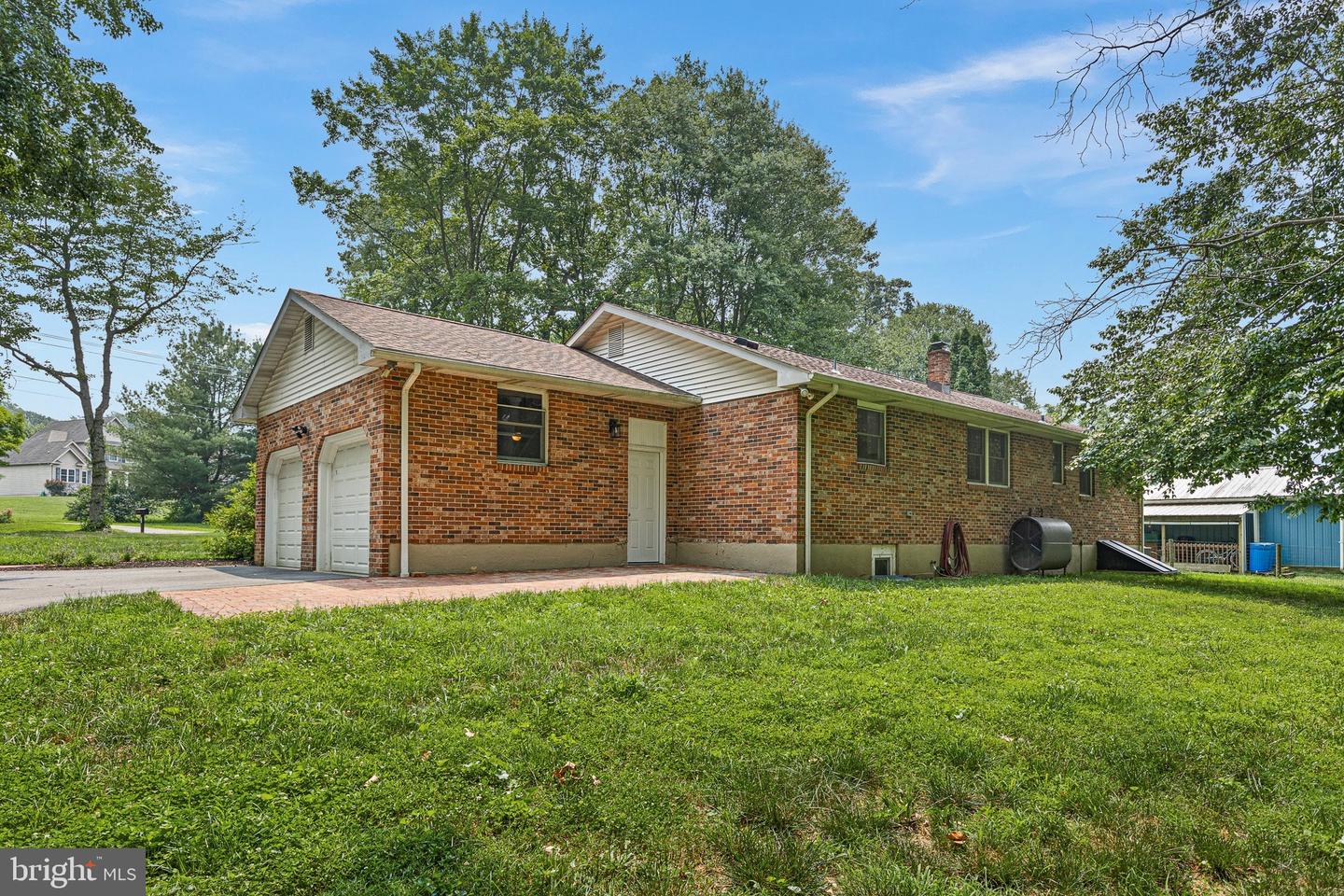 215 Calvert Rd Property Photo 4