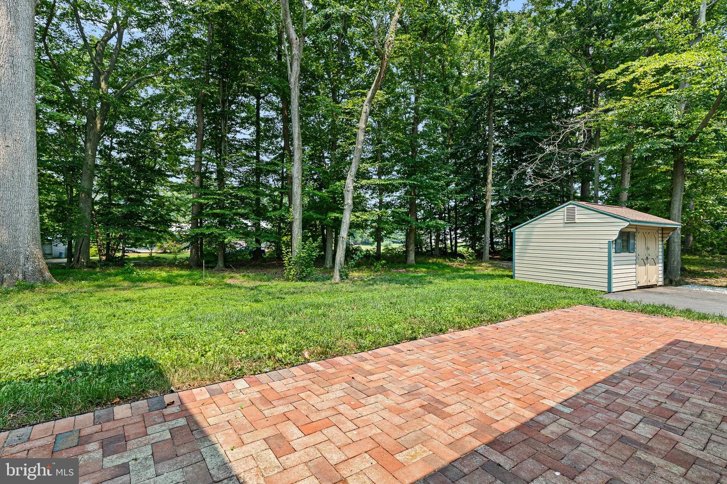215 Calvert Rd Property Photo 6