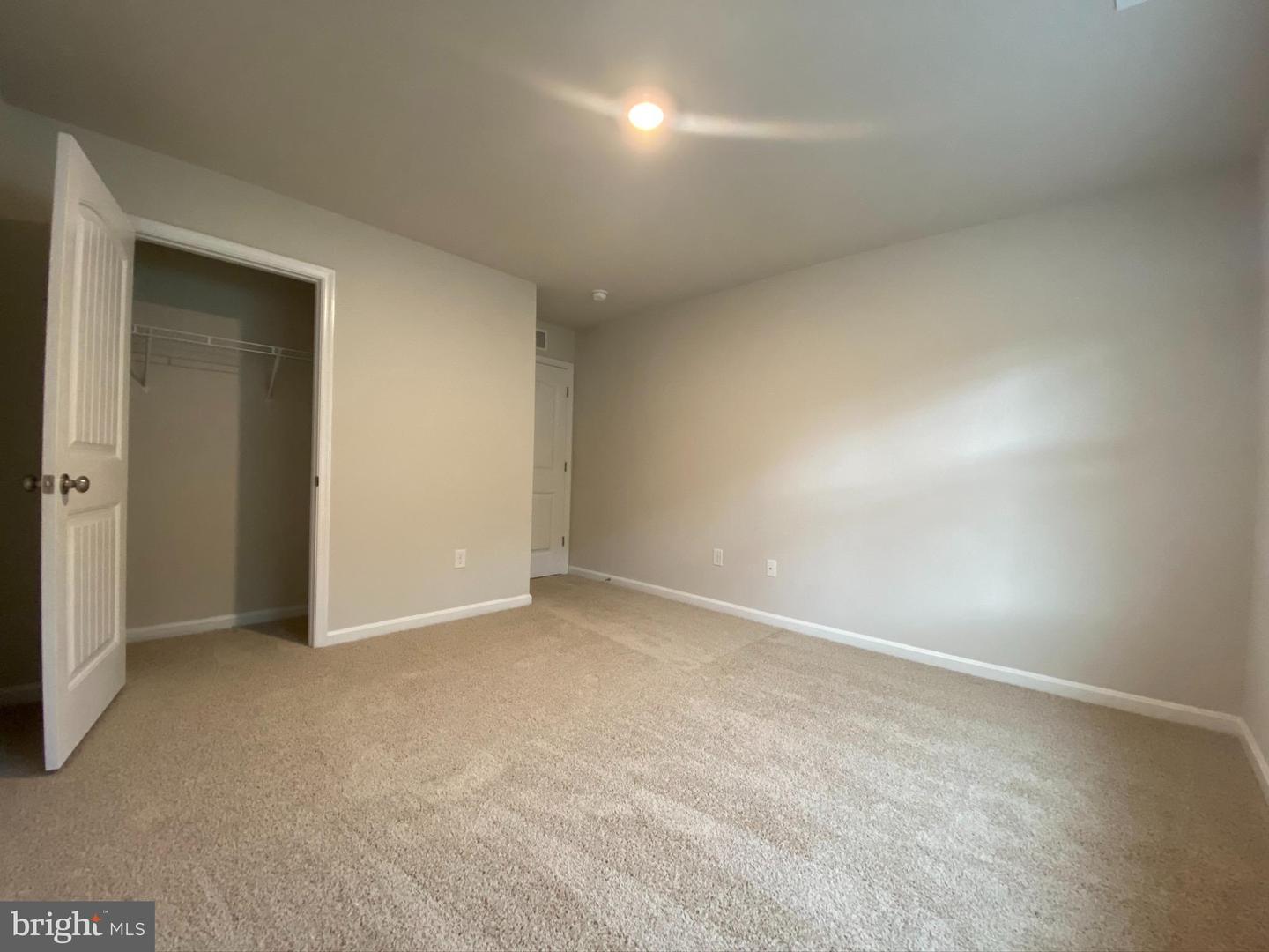 703 Queensbury Ct Property Photo 5