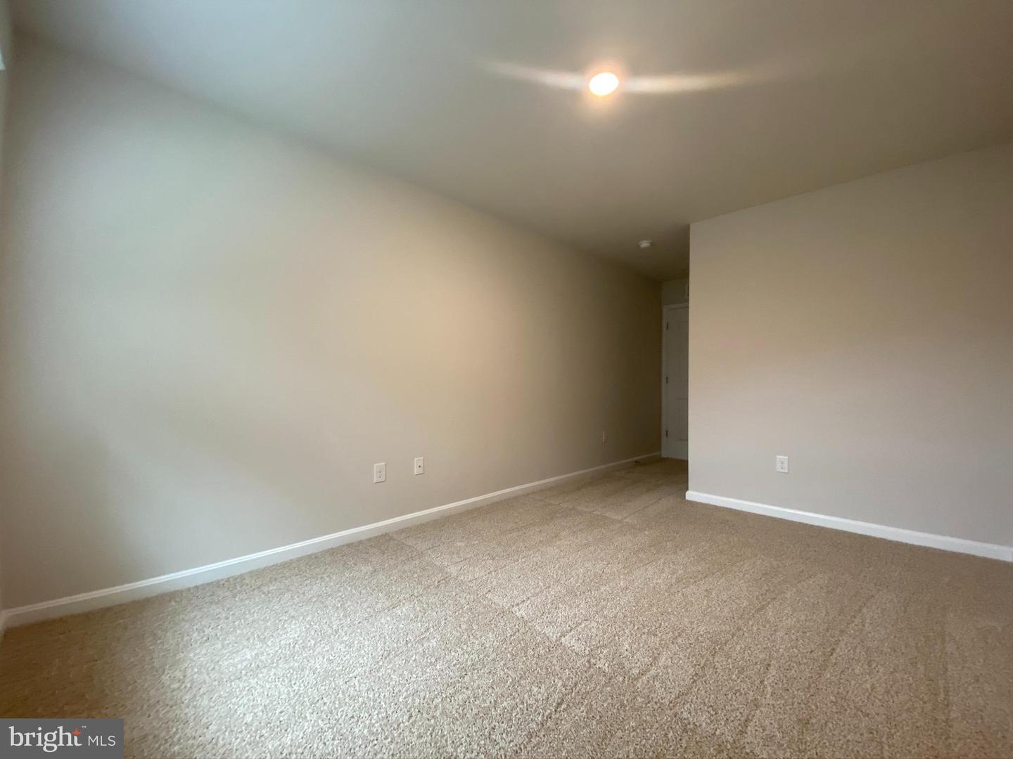 703 Queensbury Ct Property Photo 9