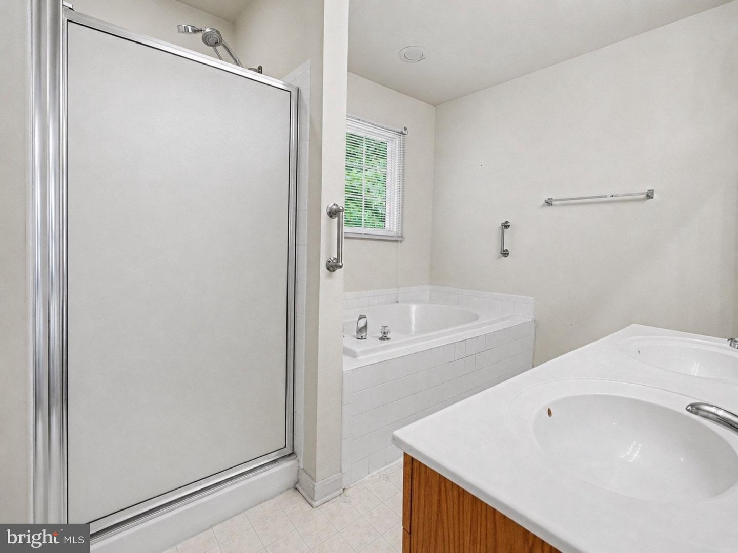 146 Nicholas Dr Property Photo 28