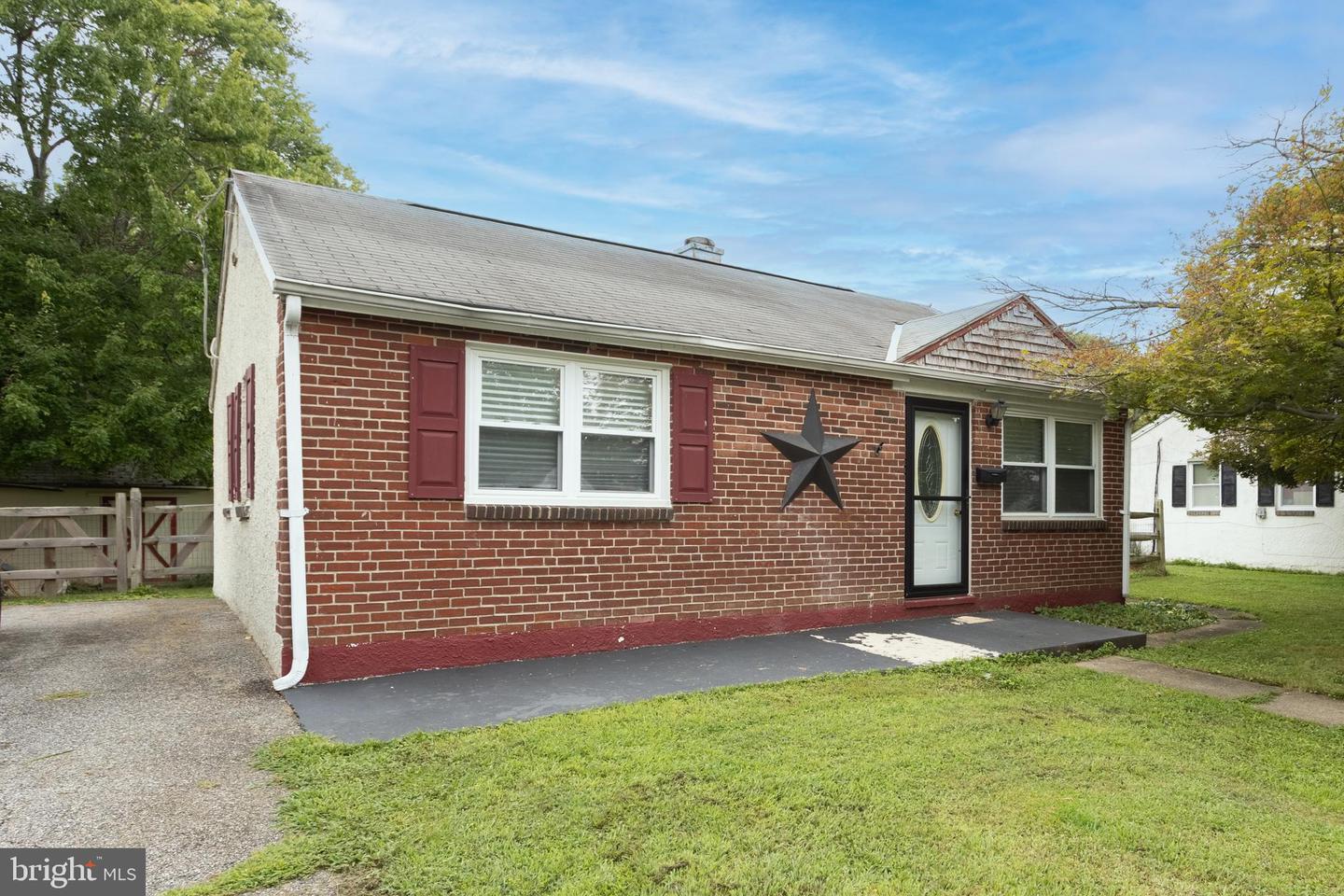 101 Miller St Property Photo 2