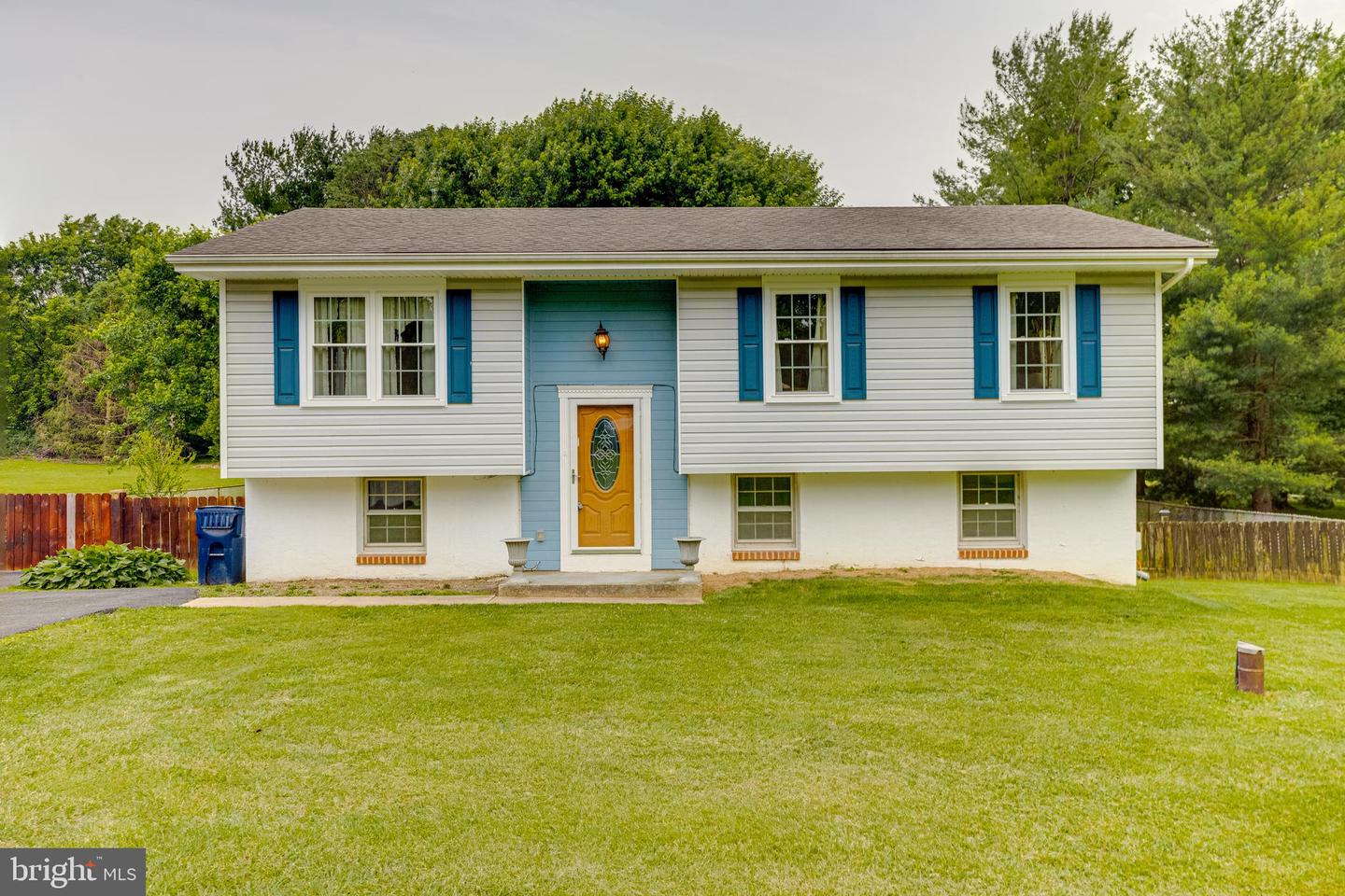 12 THRUWAY DR