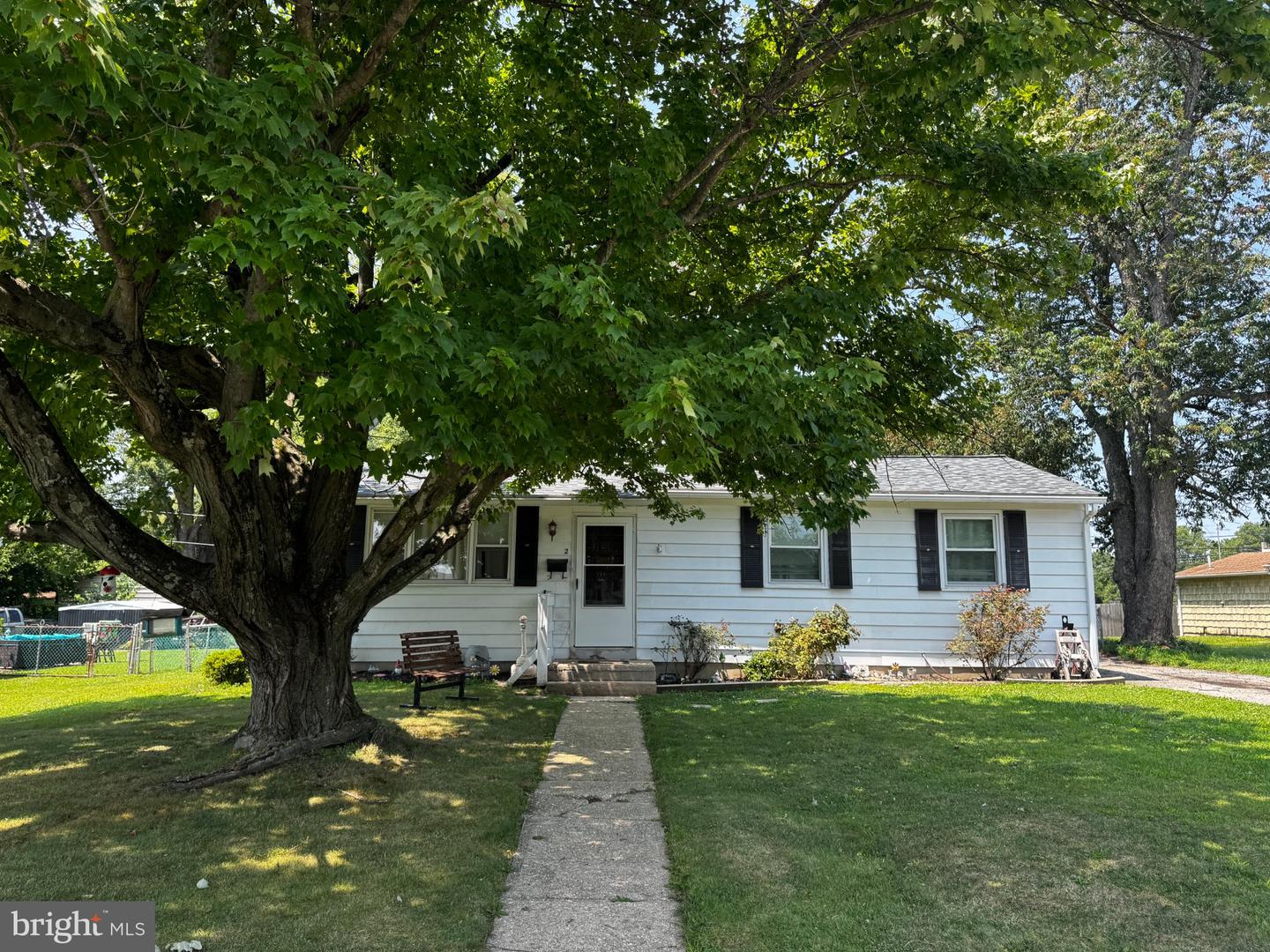 2 WALNUT DR