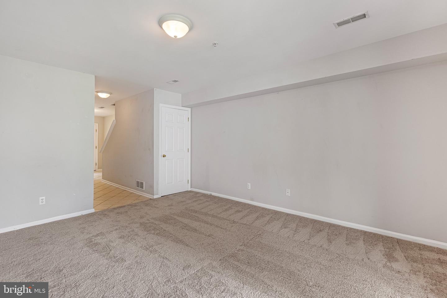 84 Mule Deer Ct Property Photo 18
