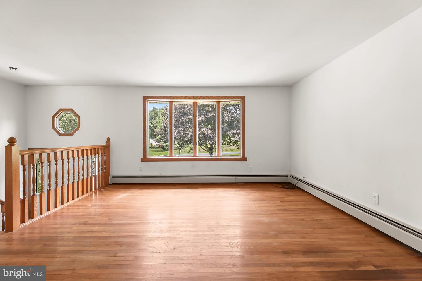 1124 Cedar Corner Rd Property Photo 3