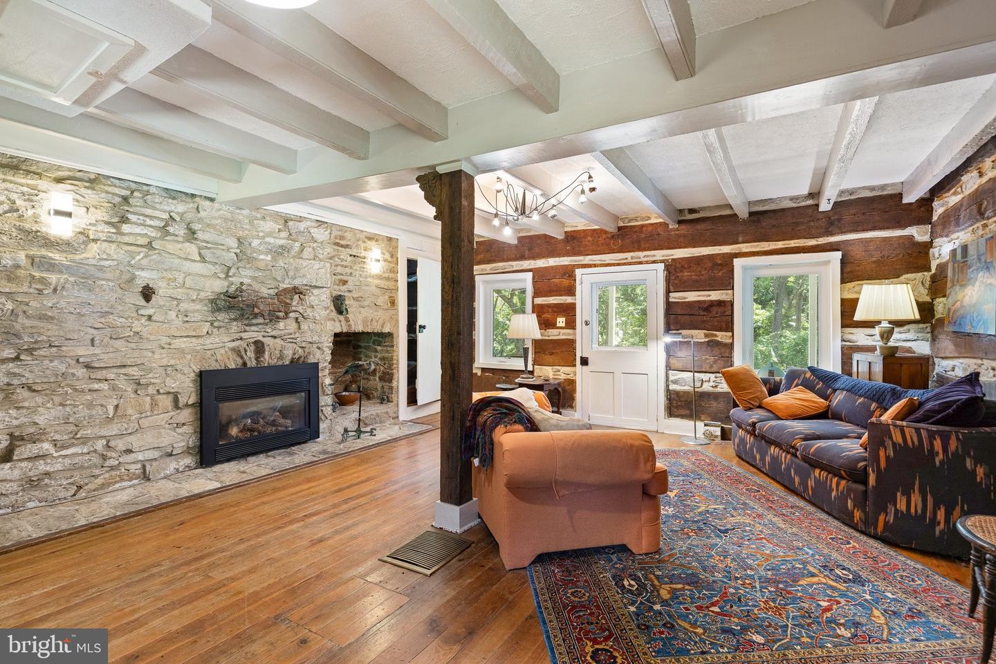 384 Blacksnake Rd Property Photo 6