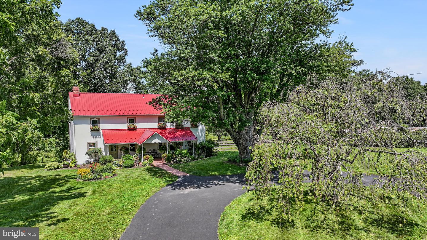 49 Rolling Green Ln Property Photo 3