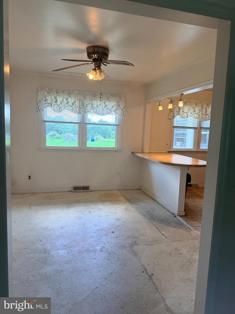 64 Farah Dr Property Photo 3
