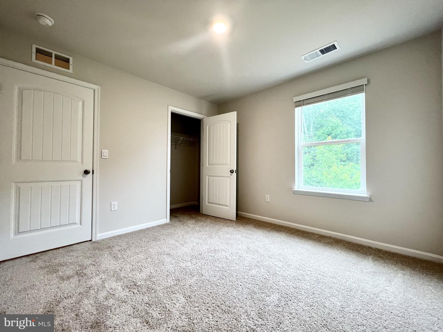 704 Queensbury Ct Property Photo 33