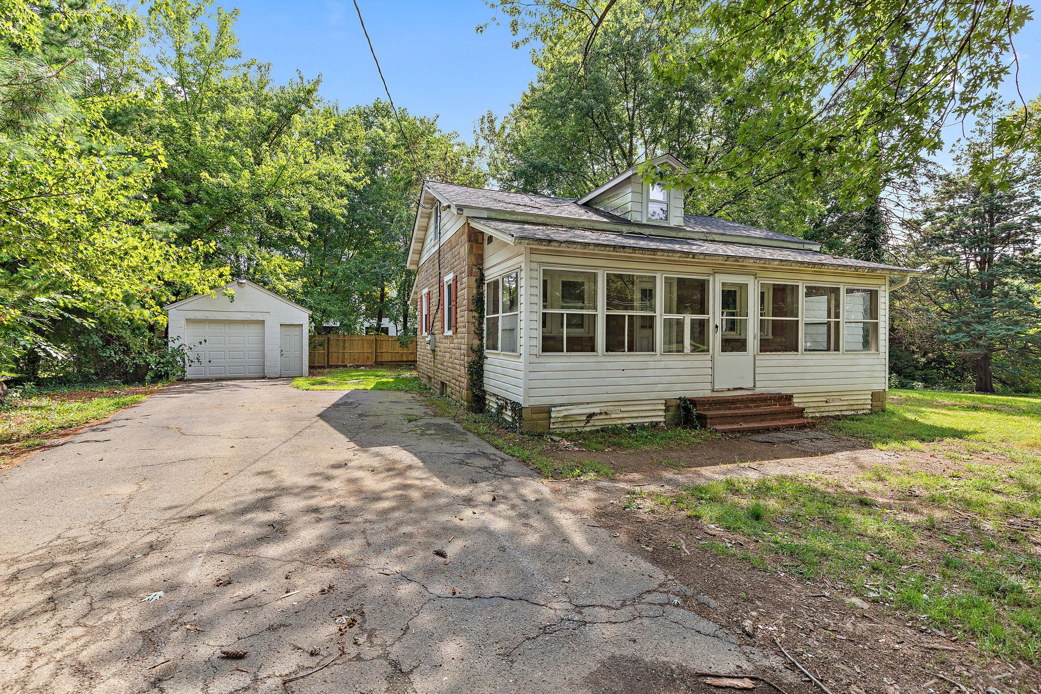 246 Old Bayview Rd Property Photo 2