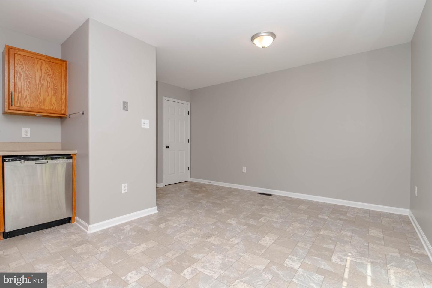 114 Vince Dr Property Photo 8