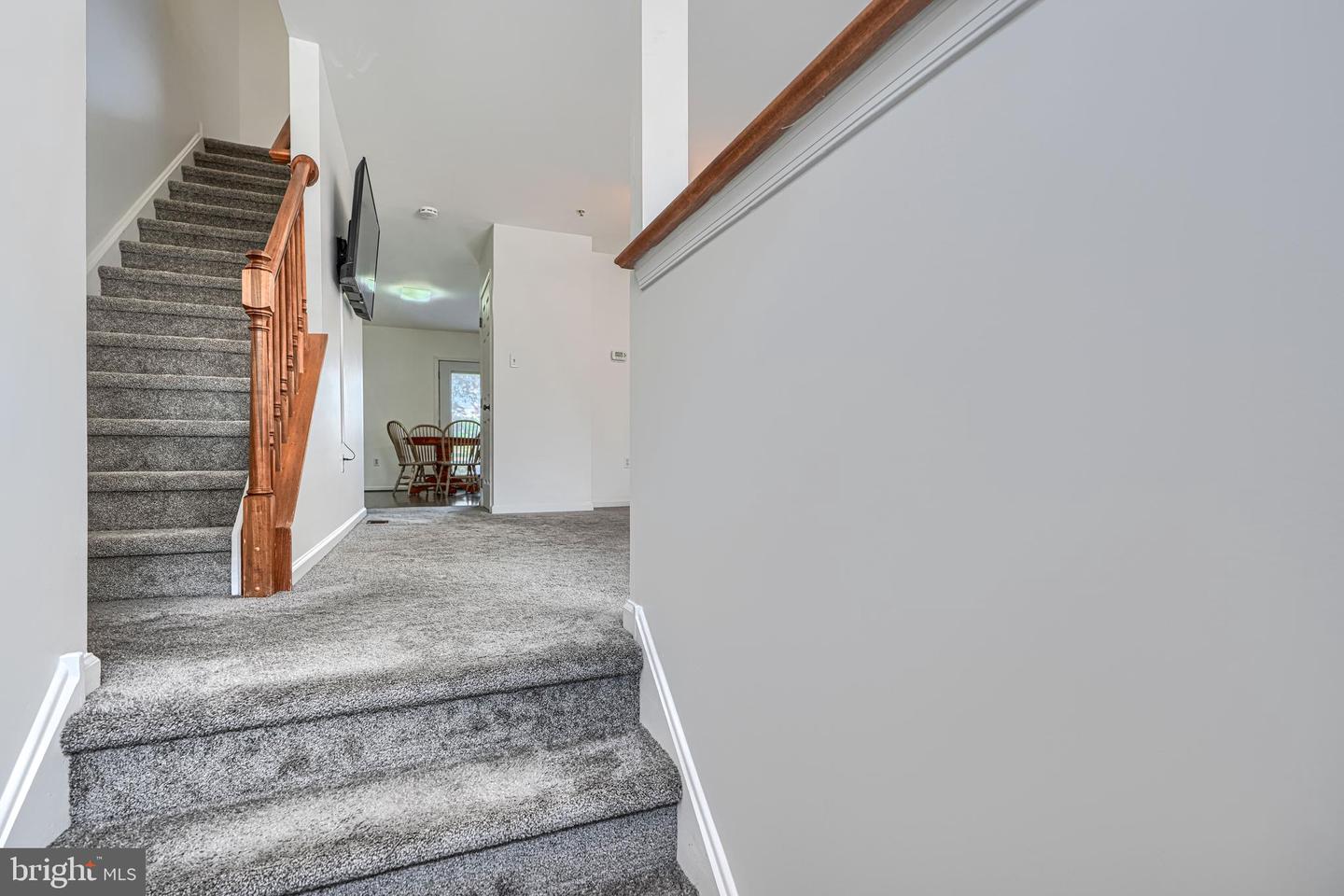 129 Mike Ct Property Photo 5