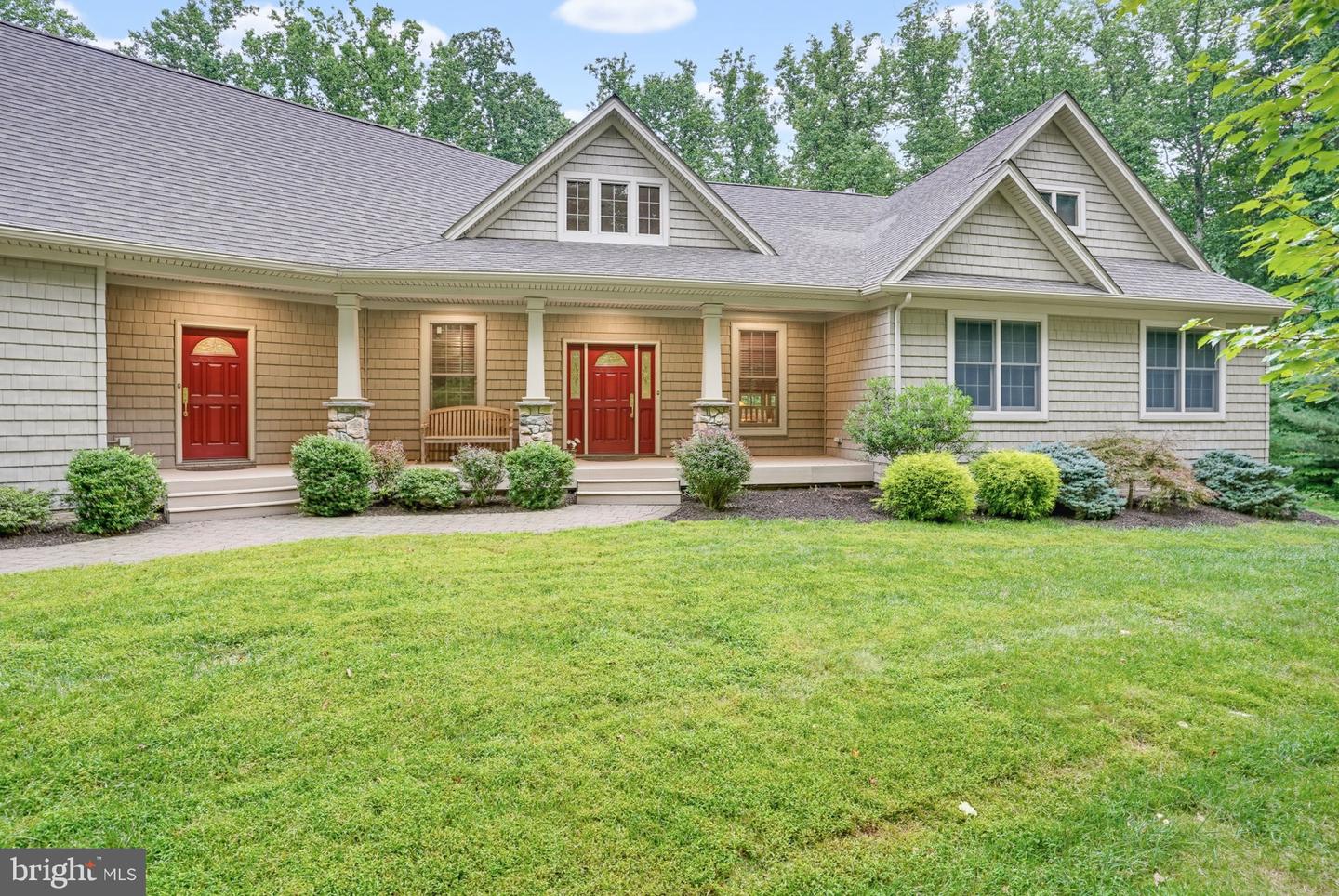 39 GLEN BROOK DR