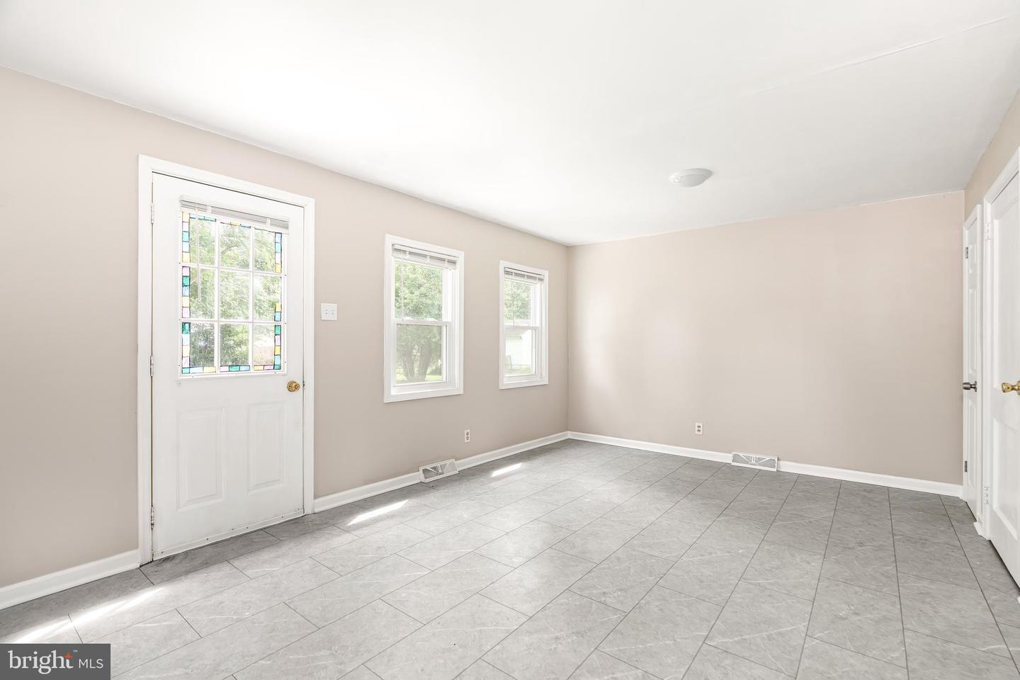 302 Park Cir Property Photo 10