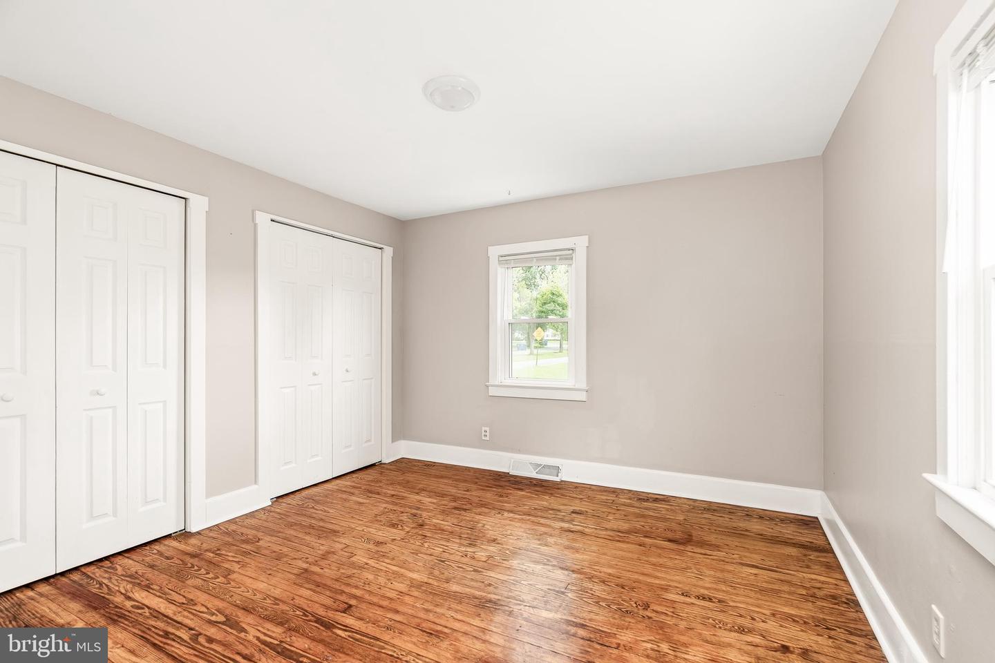 302 Park Cir Property Photo 14