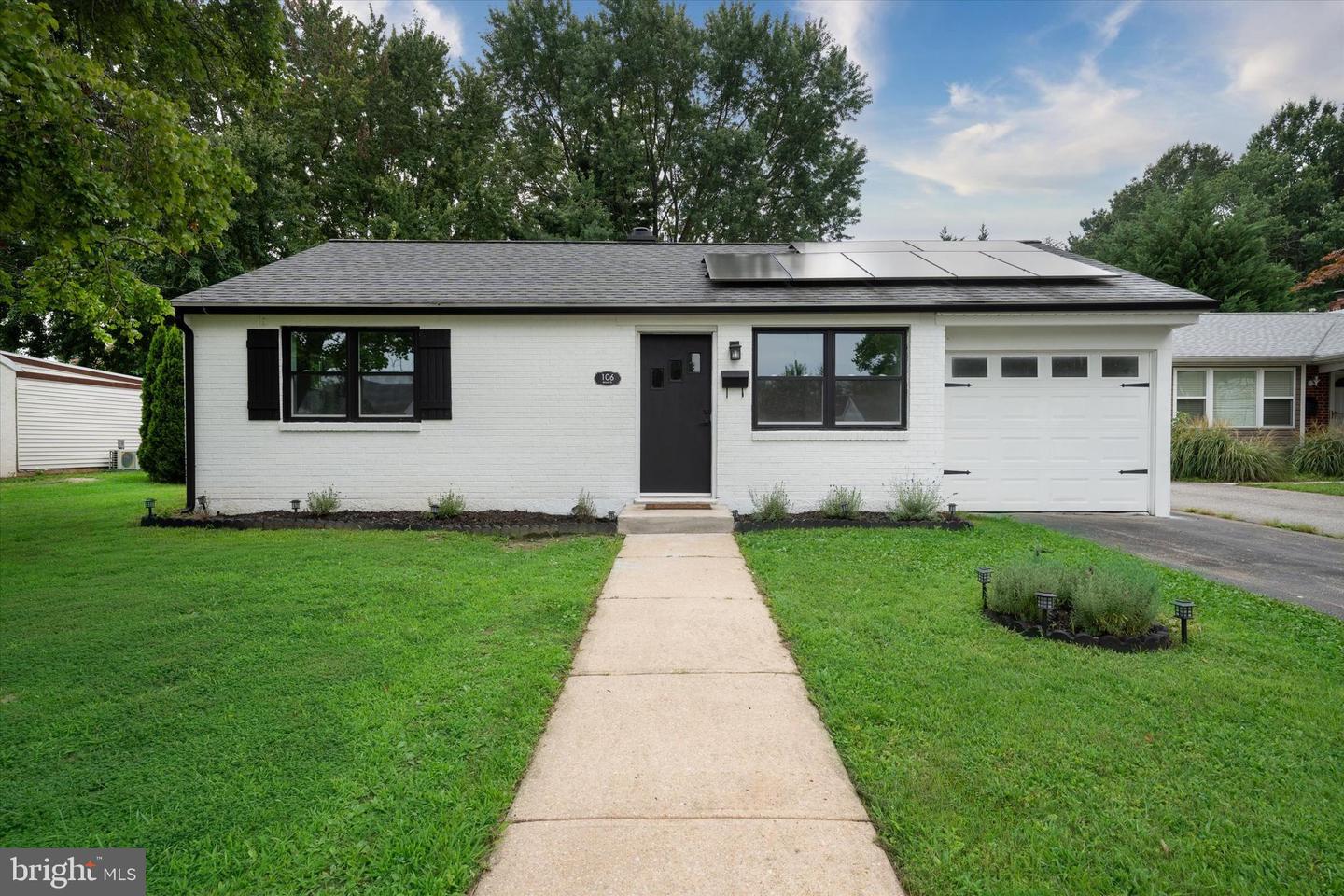 106 Brown St Property Photo 1