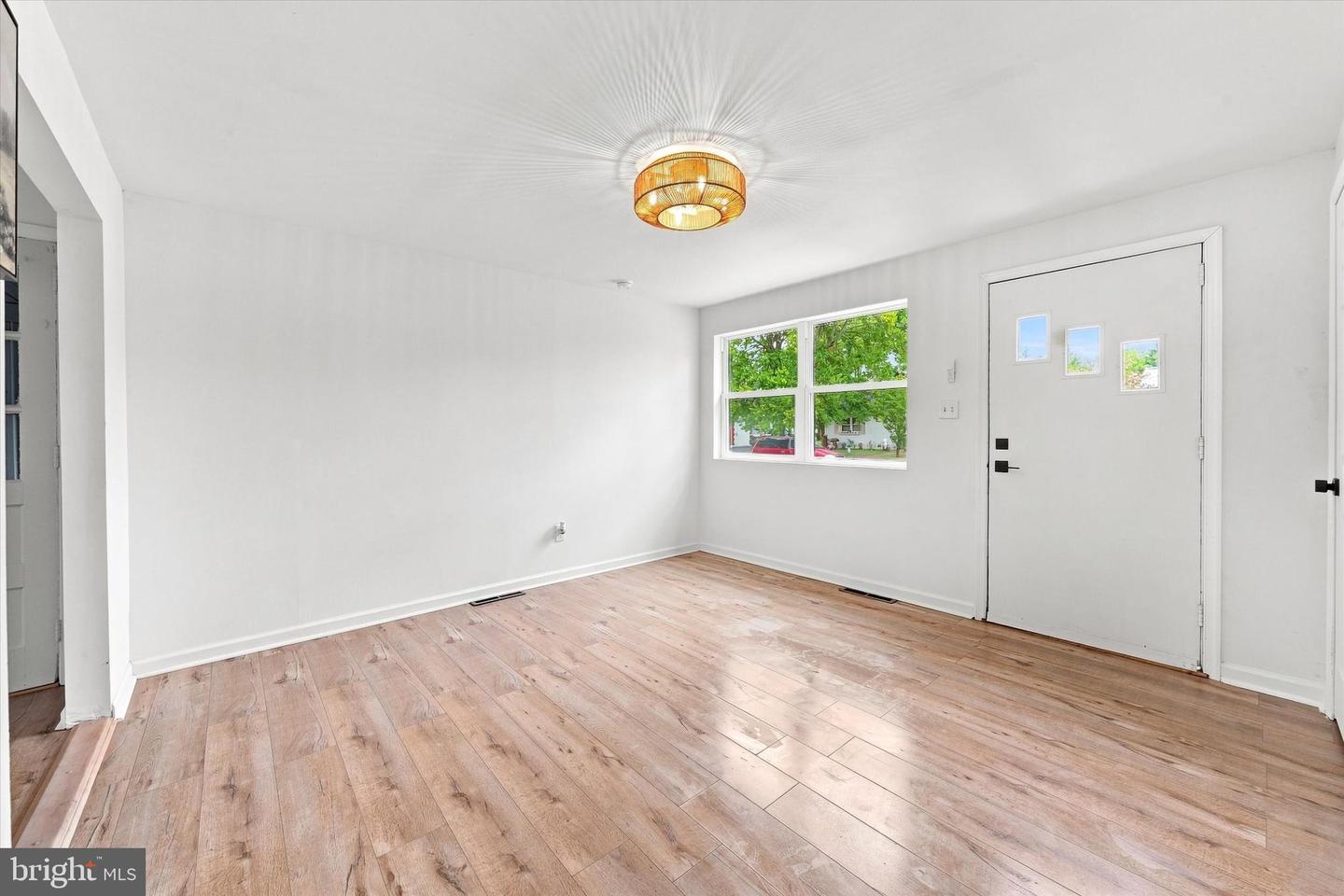 106 Brown St Property Photo 3