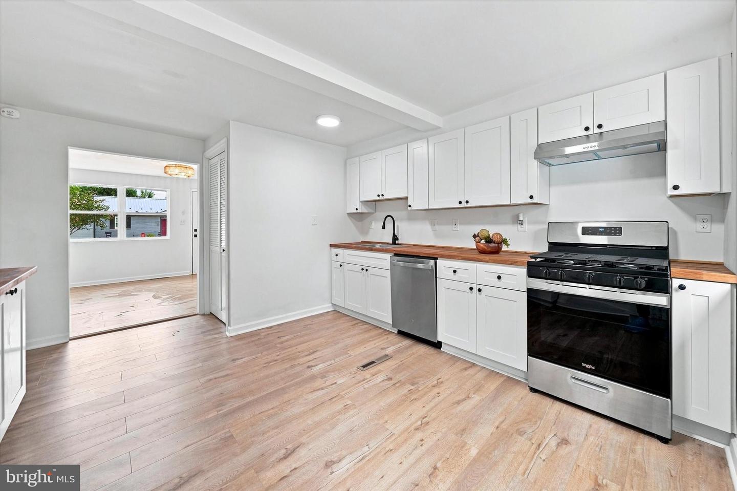 106 Brown St Property Photo 10