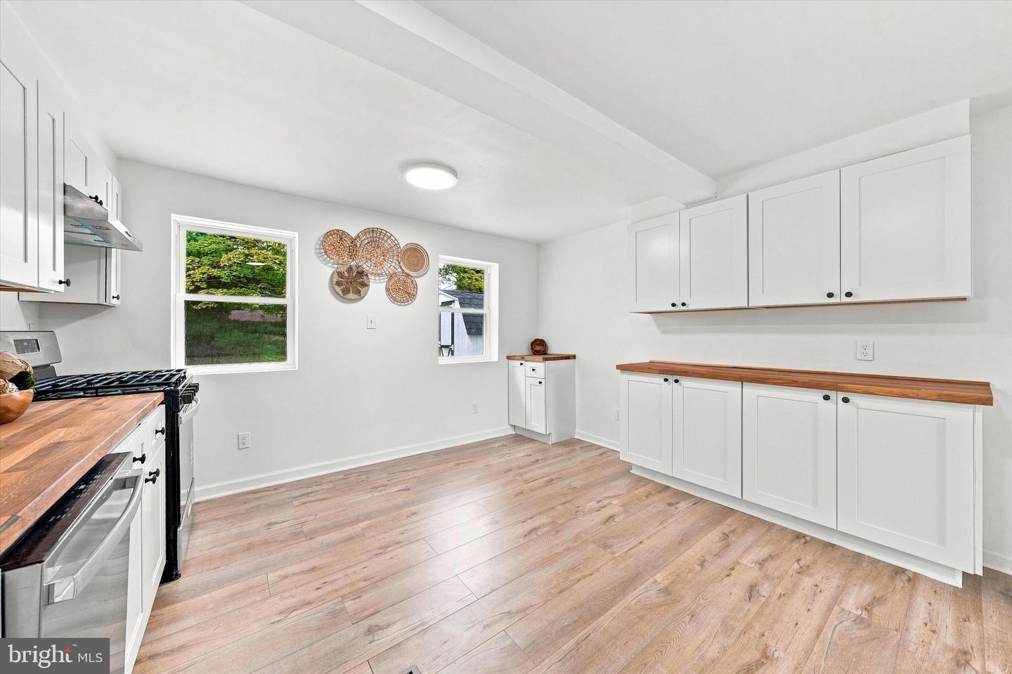 106 Brown St Property Photo 13