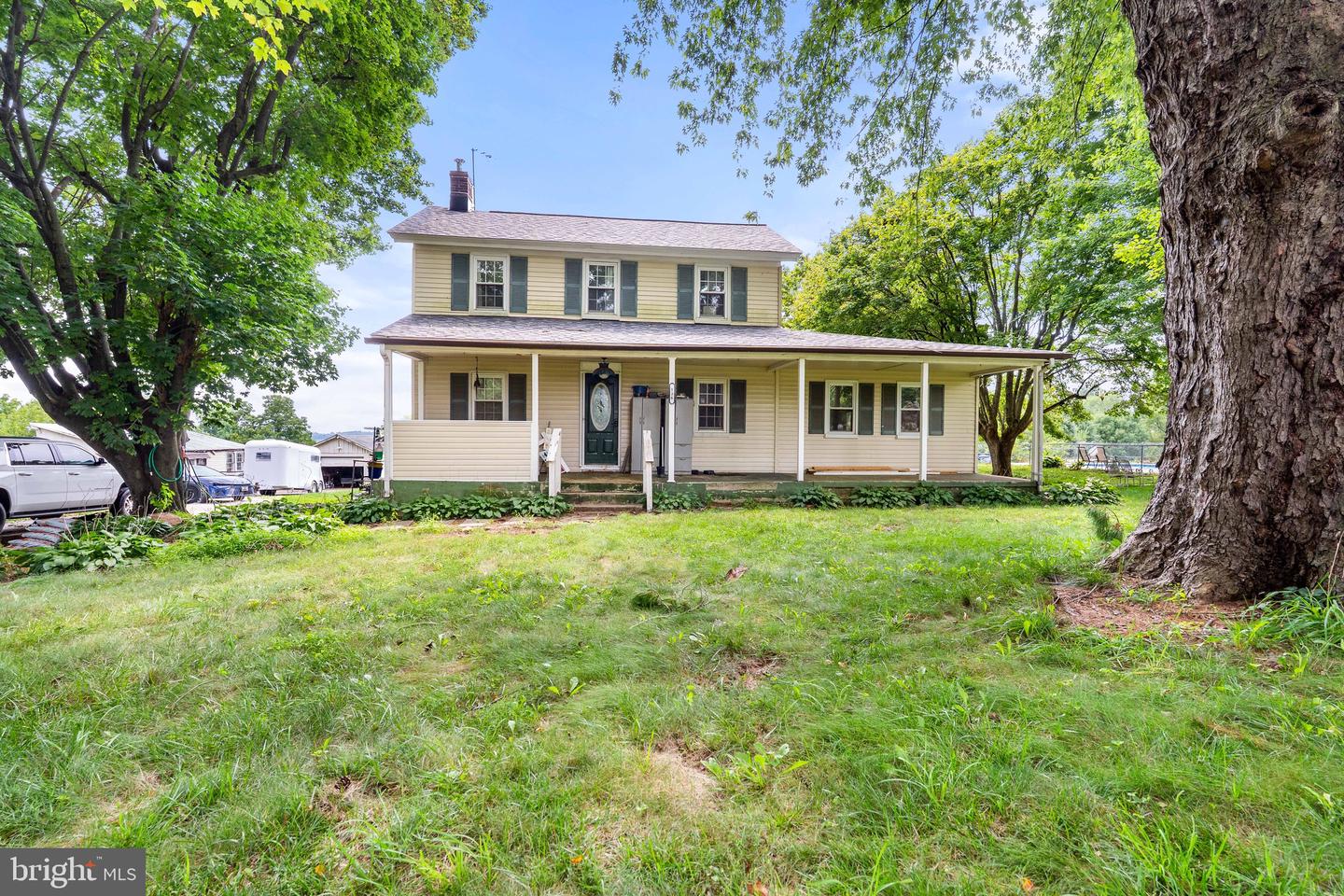 136 Crossland Ln Property Photo 1
