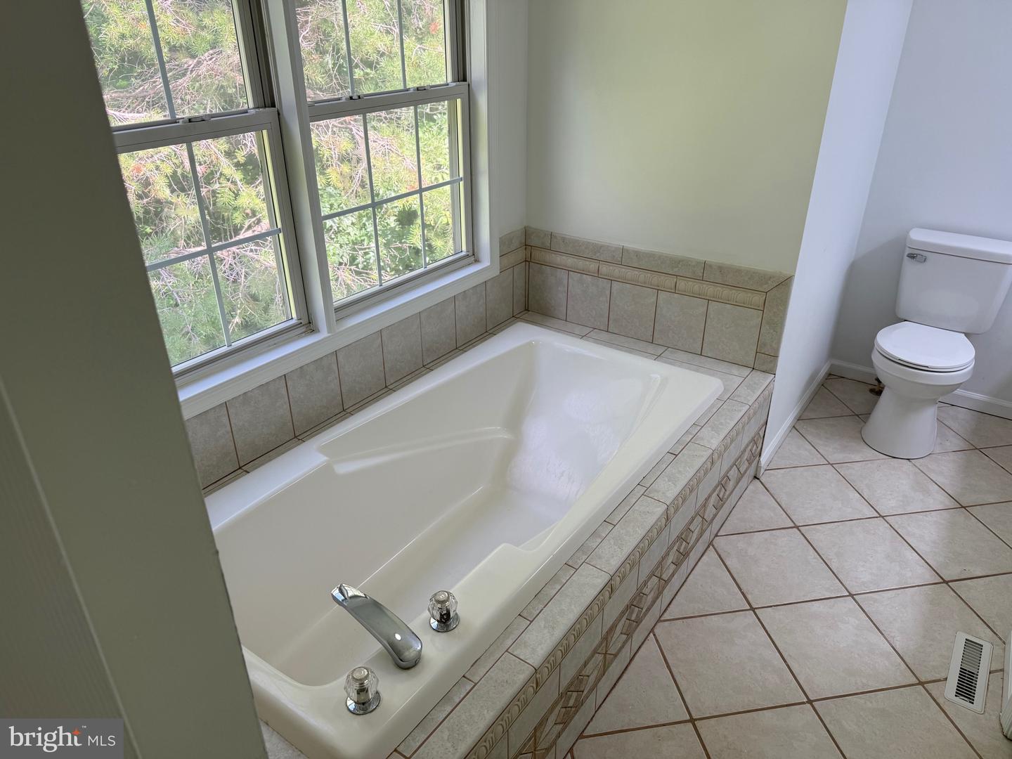 151 Continental Dr Property Photo 31