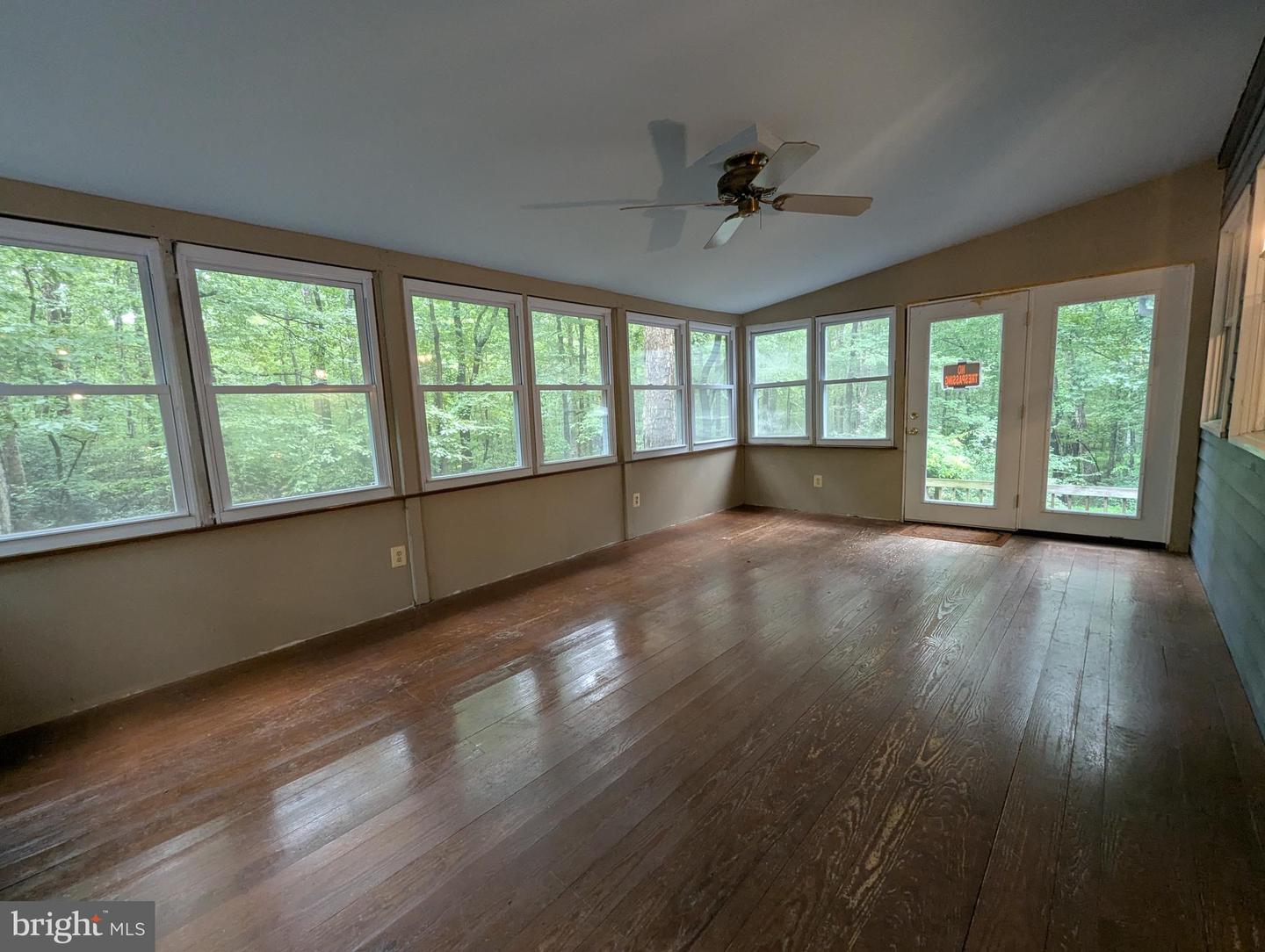 40 Oak Forest Ln Property Photo 3