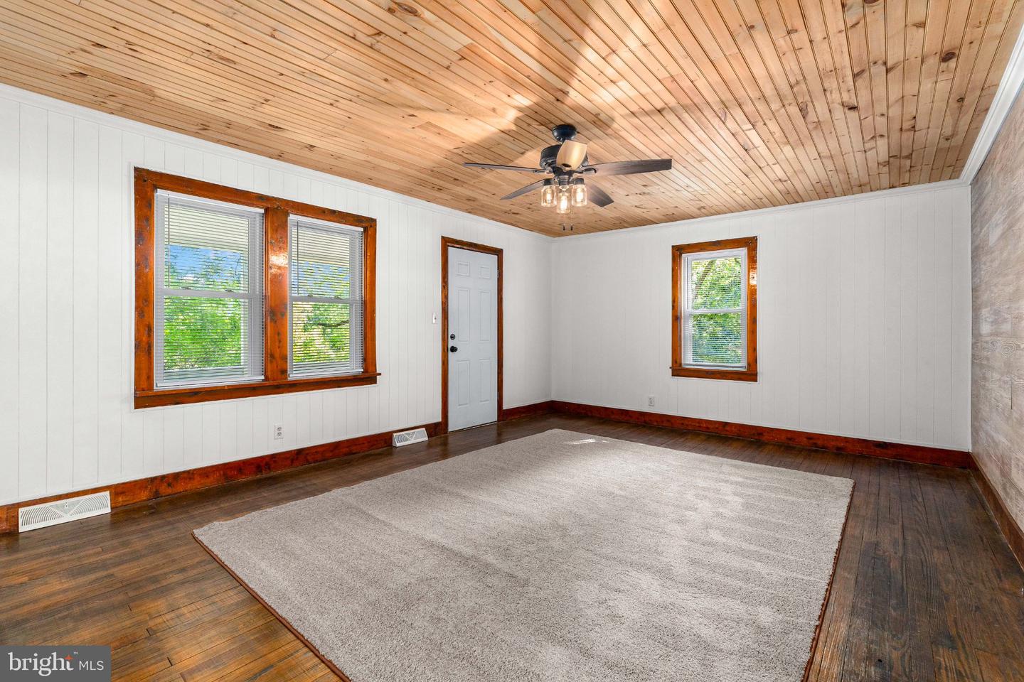 31 Mountain Rd Property Photo 5