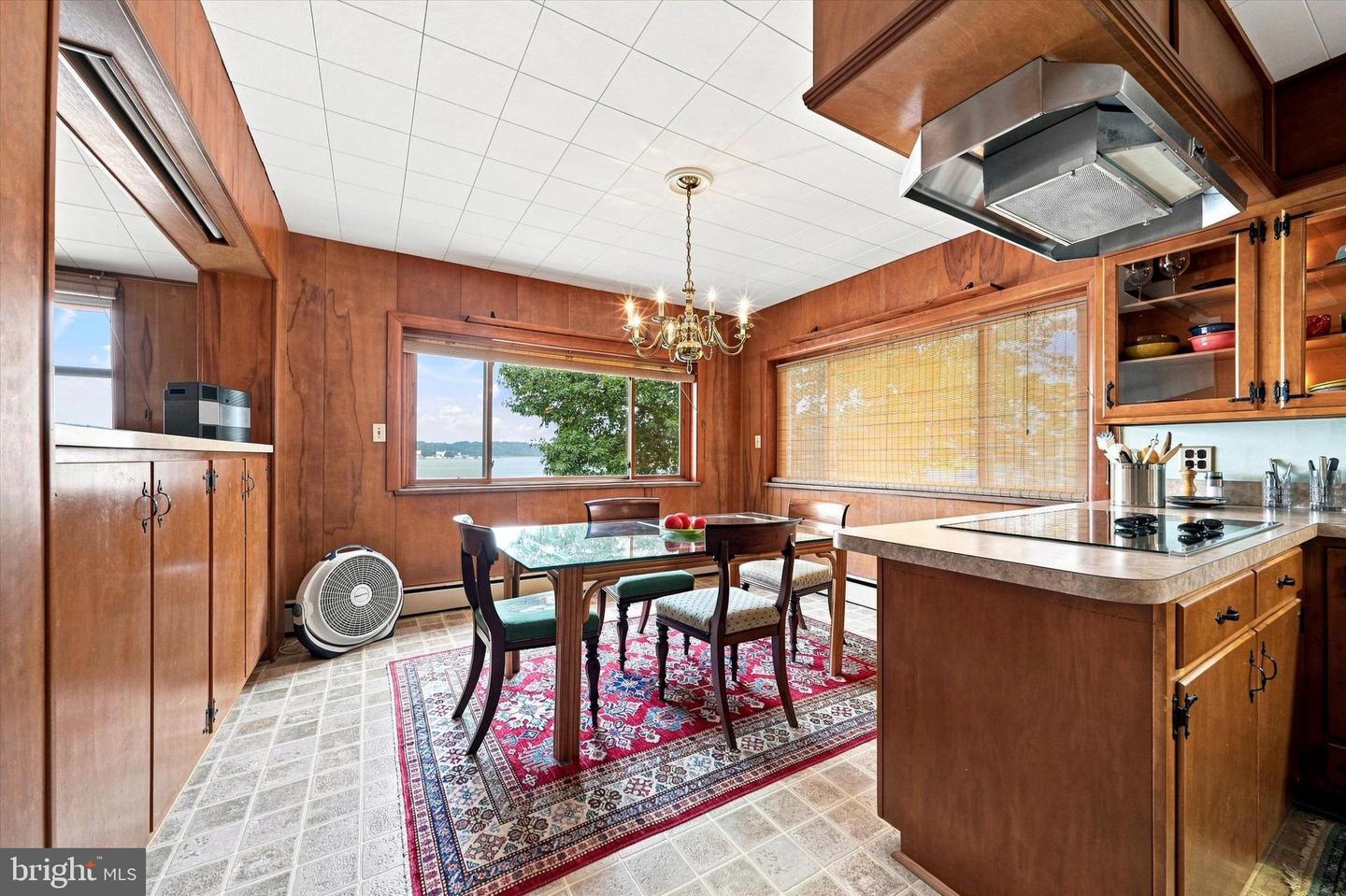 31 Borens Shore Rd Property Photo 11